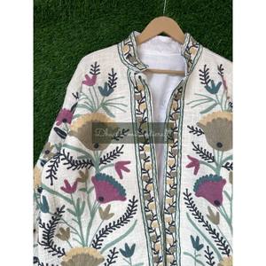 Veste d'Hiver Unisexe en Coton Broderie Florale Tricotée Suzani Motif Floral Textile Indien Manteau Court de Fête - Product Image 2