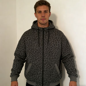เสื้อฮู้ดดี้ผู้ชายไซส์ใหญ่สีเทาพิมพ์ลายเสือดาว มีกระเป๋า ผ้าฟลีซ สไตล์ลำลองแนวสตรีท คุณภาพสูง ขายส่ง - Product Image 2
