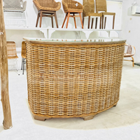 Table de bar carrée en rotin gris naturel et bois d'acajou avec plateau en verre trempé, design traditionnel, vente en gros