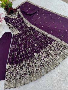 El último vestido Anarkali de trabajo de secuencia de bordado de seda de Chinon pesado de diseñador por Fab Zone - Product Image 3