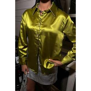 Camisa de Fiesta de Satén Premium 3438, Elemento de Moda Sencillo - Product Image 4