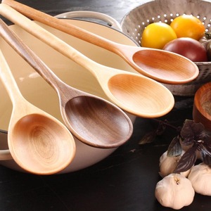 Cuillères à salade en bois d'acacia gravées sur mesure, couleur et logo personnalisés, cadeau de cuisine de luxe pour maman, papa, petit ami, elle, fête - Product Image 1