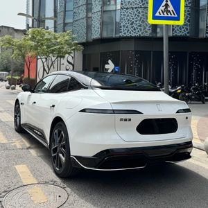 Voiture d'occasion 2025 à double moteur, propulsion arrière, capacité de charge rapide, intérieur spacieux et élégant, conduite douce et silencieuse, fournie du Japon - Product Image 5