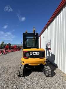 Chargeuse-pelleteuse JCB 3CX d'occasion, capacité nominale de 45 tonnes, moteur de 60 kW, composants principaux en excellent état, à vendre sur roues - Product Image 6