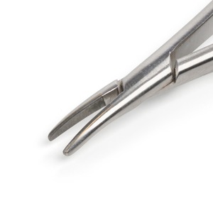 Porte-aiguille Castroviejo en acier inoxydable allemand de qualité médicale, 13 cm / 5.1 ", lisse, incurvé, avec serrure - Product Image 3