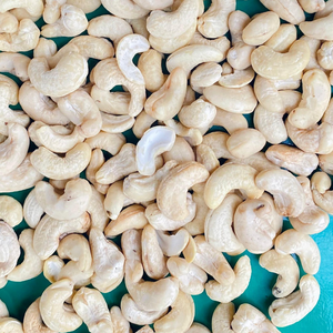Noix de cajou en gros à bas prix WW180, WW240, WW320, LP Noix de cajou brutes Prix des noix de cajou au Vietnam Délai de livraison court - Product Image 1