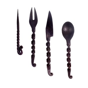 Juego único de cuchillos y cubiertos forjados, cuchillo Vikingo, juego Medieval, cuchillo de herrero, juego de cubiertos, forjado a mano medieval. - Product Image 1