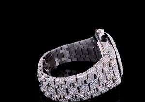 Montre-bracelet analogique personnalisable en moissanite et diamant, clarté VVS, mouvement à quartz, bracelet en acier inoxydable - Cadeau d'affaires pour homme - Product Image 4