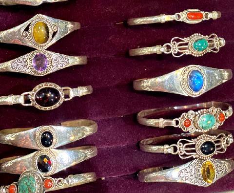 สีเหลือง