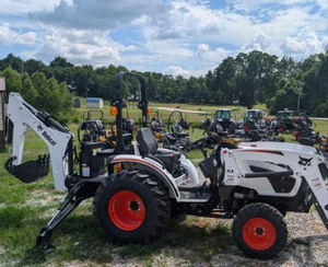Tracteur compact Bobcat CT2040 40 CV 4 roues motrices avec chargeur frontal, prise de force, mini tracteur agricole, efficace, puissant, durable, pas cher - Product Image 3