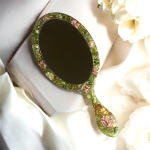Miroir à main en résine avec finition lisse et brillante, parfait pour un usage quotidien, le maquillage ou des fins décoratives, ajoutant une touche élégante - Product Image 3