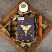 Radaba Luna Moth Blank Spell Book of Shadows Journal avec fermoir à cadenas, carnet vintage fait main en cuir imprimé papillon A4/A5/A6