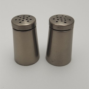 Moulin à sel et à poivre en laiton de qualité supérieure avec surface dorée polie lisse artisanale conçue à la main pour la décoration - Product Image 1