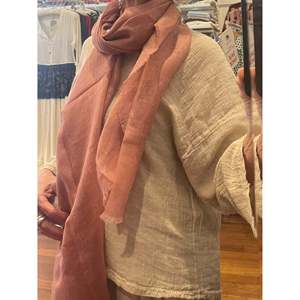 Bufanda de Lino con Logotipo Personalizado para Niños, Color Rosa Empolvado, Estampada, Larga, Jacquard, para la Temporada de Invierno - Product Image 1