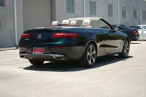 Offre exceptionnelle : Mercedes-Benz E 400 Cabriolet 2018, propre et prête à être expédiée - Product Image 4