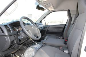 Toyota Hiace Usato Bianco, Furgone Passeggeri con Guida a Sinistra, Tetto Alto, Anno 2021, Veicolo per Trasporto Turistico - Product Image 5