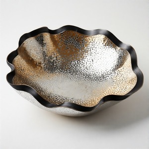 AuroraTray Glam Bowl Dish The Imperial Opulence Regal Bol de service artisanal en plaqué or avec embellissements de crête royale - Product Image 5