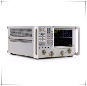 Analyseur de réseau micro-ondes Agilent N5227A PNA d'occasion, haute précision, classe 2, 10 kW, 67G - Product Image 1