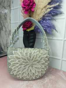 Bolso de mano elegante para mujer, hecho a mano con cuentas de piedra, ideal para bodas y fiestas. - Product Image 3