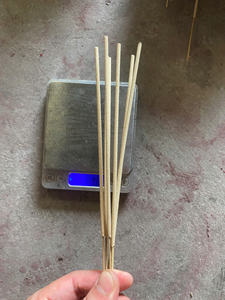 Varillas de incienso blancas de 8 pulgadas Agar Batti natural sin olor Fabricantes crudos para uso religioso 3mm de diámetro - Product Image 4
