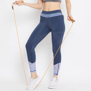 Fabriqué dans le meilleur matériel femmes Leggings bas prix vente chaude femmes Leggings vêtements de Fitness femmes Yoga Legging - Product Image 5