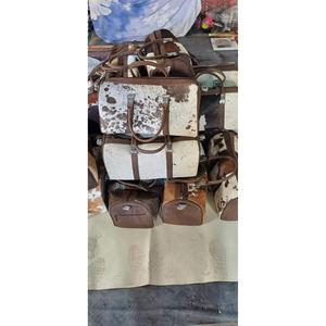 กระเป๋าถือหนังแท้ดีไซน์ตามสั่งกระเป๋าเป้สะพายหลังสำหรับเดินทางมีซิปขั้นสูงมีลายปัก - Product Image 1