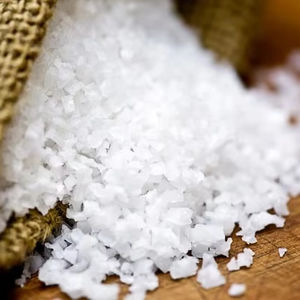 Escamas Cloruro de sal de sodio industrial y comestible Sal marina de Pakistán Sal de roca en embalaje a granel Exportador de Pakistán - Product Image 1