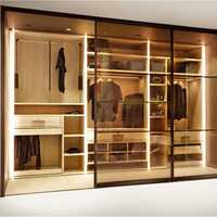 Armoire de luxe légère avec portes coulissantes en verre, meuble de chambre à coucher au design moderne, penderie coulissante avec portes vitrées