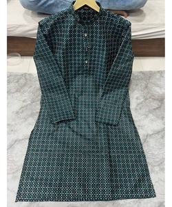 Ensemble de pyjama indien pour mariage ThobeKurtaPajama pour homme en tissu de coton arabe avec chaîne à boutons et col élégant et design Pathani - Product Image 4