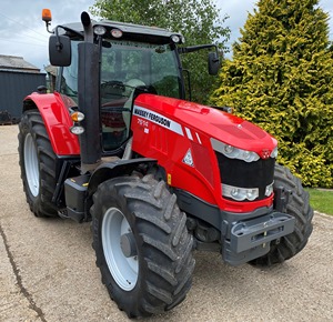Tractor de Ruedas Massey Ferguson de 90HP, Motor Agrícola, Color Rojo, Llantas Grandes, Usado, Automático, 4x4 - Product Image 6