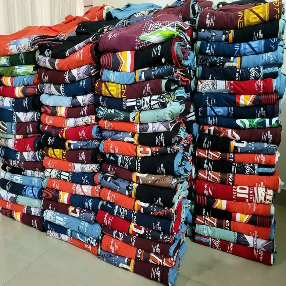 Excedentes de marca Stock lotes Apparel Leftover Overruns camiseta Hombres Ropa Stock Lotes Bangladesh fábrica cancelar camiseta