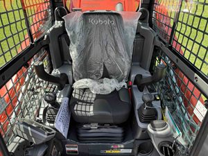 รถตักดินขนาดเล็กคุณภาพสูง Kubota SVL75-3 เครื่องยนต์ดีเซล PLC กำลัง 75 กิโลวัตต์ พร้อมปั๊มแรงดันสูง รับประกัน 2 ปี เหมาะสำหรับงานจัดสวน - Product Image 6