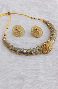 Meenakari Gulab Royal Necklace Set Heritage y Regal Artistry adornado con piedras Kundan cortadas con espejo - Product Image 5