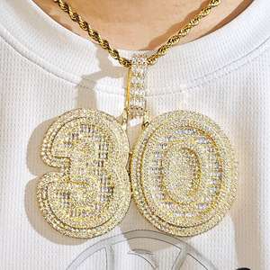 Colgante de Plata de Ley para Hombre con Incrustaciones de Moissanita, Diseño de Doble Número 30, Estilo Hip Hop, Acabado en Oro - Product Image 5