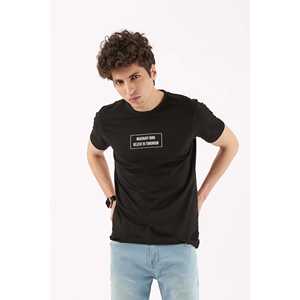 เสื้อยืดสีดำที่มีพลังสร้างสรรค์ของผู้ชาย - Product Image 6