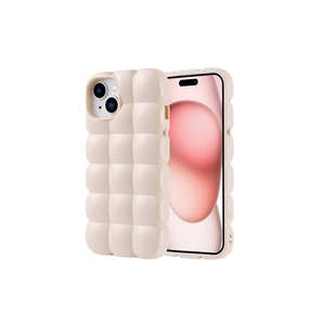 Coque de protection en silicone souple et brillante Netzy pour iPhone 15 Plus, emballée en magasin, coque en silicone liquide blanche - Product Image 1