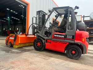 Barredora Montada en Montacargas SAYGINLAR con Cucharón Sin Escobilla Lateral, Peso 250 kg, 1 Año de Garantía - Product Image 3