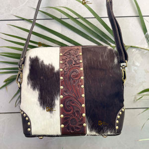Bolso de cuero de piel de vaca tallado a mano bolso de nuevo diseño bolsos bohemios de gran tamaño bolsos superventas para mujer - Product Image 1