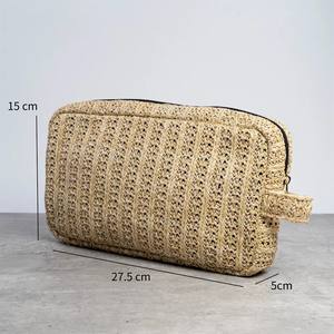 กระเป๋าเครื่องสำอางทอโลโก้แนววินเทจพร้อมซิปสำหรับเก็บเครื่องสำอางและของใช้ในห้องน้ำ - Product Image 2