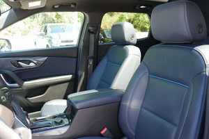 LIMPIO 2023 C H e V R o L E T B L a Z e r RS AWD - Product Image 3