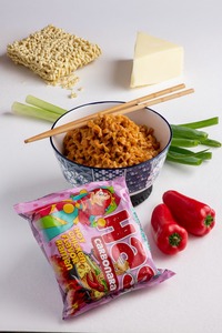 Fideos Instantáneos HAS con Harina de Trigo Frita, Carbonara Picante, 120g, Cremosos y Picantes, Cocción en 6 Minutos, 18% de Grasa - Product Image 2