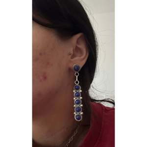 Pendientes Colgantes Estilo Navajo con Lapislázuli, Plata de Ley, Geométricos, Chapados en Oro de 18K, con Diamantes y Perlas - Product Image 2