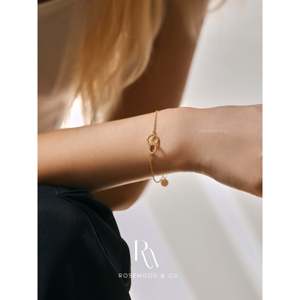 Bracciale con Ciondolo Intrecciato Placcato Oro 18K, Impermeabile e Antiossidante, Regalo per Lei - Product Image 5