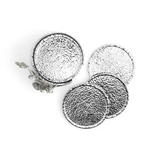 Ensemble de sous-verres en métal martelé argenté de qualité supérieure pour la décoration moderne de la maison et l'accentuation élégante de la table, édition texturée - Product Image 5