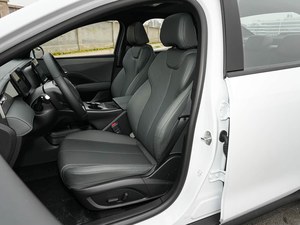 BYD Qin Plus DM-i Sedán Híbrido Enchufable 2026, Vehículo Eléctrico de Nueva Energía con 210 km de Autonomía para EAU - Product Image 4