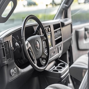 ¡Oferta Imperdible! Super Clean 2019 G-MC Savana G2500 LT 4x4, Motor V8 de 6 Litros, Tracción en las 4 Ruedas, Automática de 6 Velocidades, Furgoneta de Lujo Negra - Product Image 3
