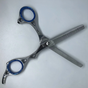 Juego de Tijeras de Peluquería Profesionales de Acero Inoxidable Recto de Alta Calidad de 7 Pulgadas para Cortar y Entresacar Cabello - Product Image 4