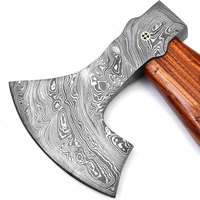 Hache en acier Damas faite à la main, style viking, manche en bois, outil utilitaire d'extérieur, artisanat de qualité supérieure, hache en acier Damas personnalisée