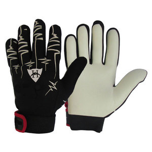 Guantes de fútbol gaélicos de ajuste cómodo personalizados de alta calidad con agarre de látex Guantes GAA ligeros y de alto rendimiento - Product Image 5