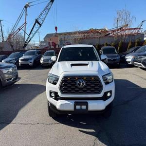 Toyota Tacoma 2023 en parfait état - Product Image 2